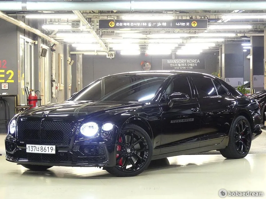 Bentley Flying Spur — фото 1