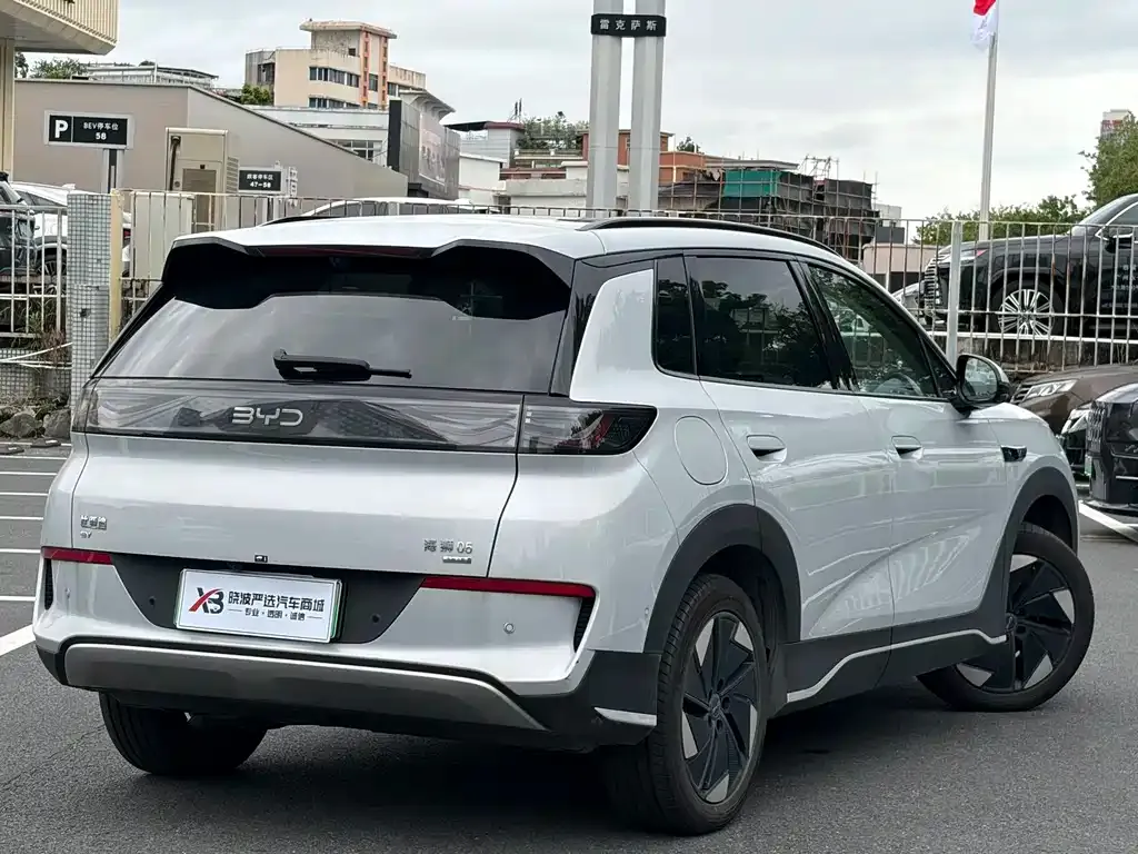 BYD Sealion 05 EV — фото 3