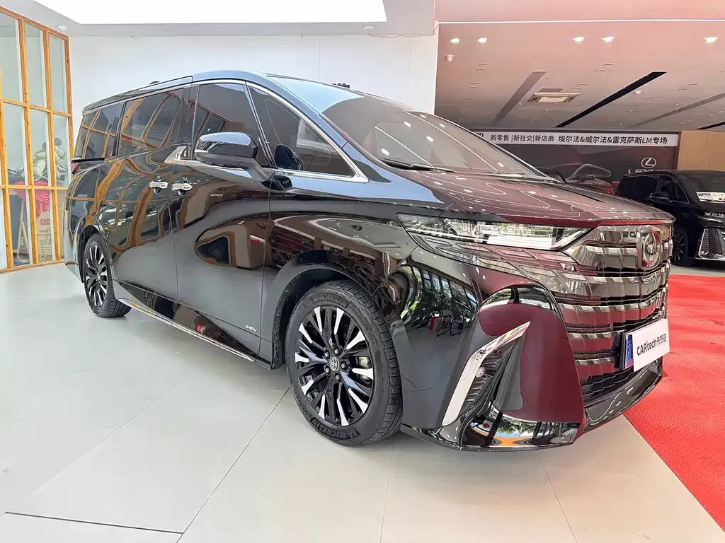 Toyota Alphard — фото 7