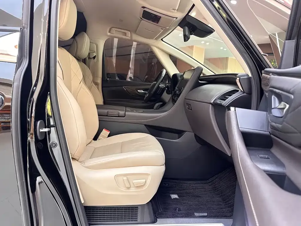 Toyota Alphard — фото 5