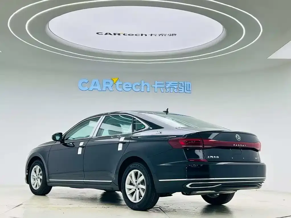 Volkswagen Passat — фото 10