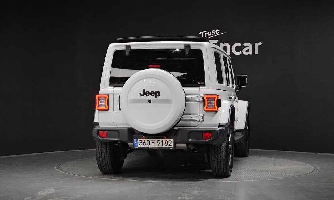Jeep Wrangler — фото 7