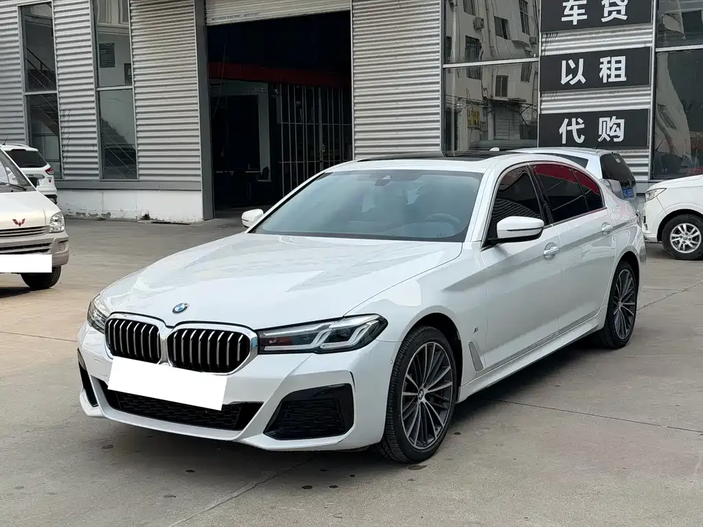 BMW 5 Series — фото 1