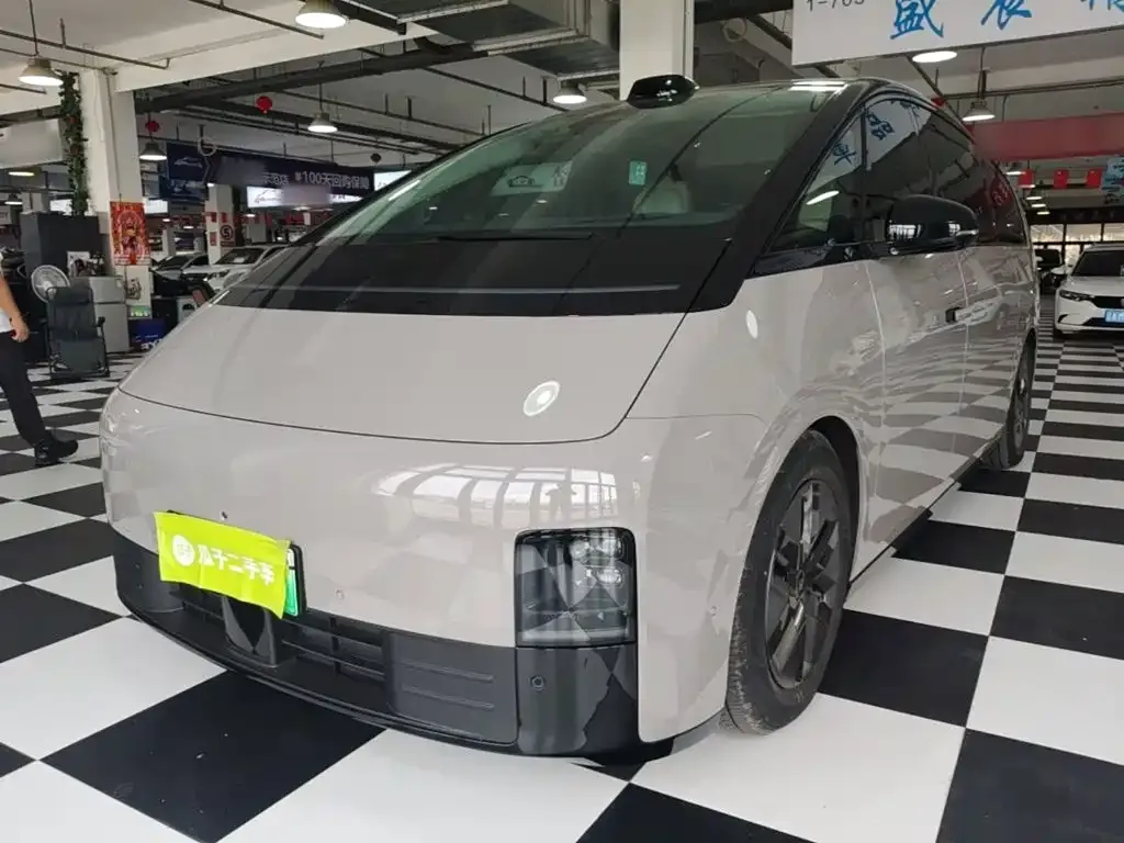 Li Auto MEGA — фото 1