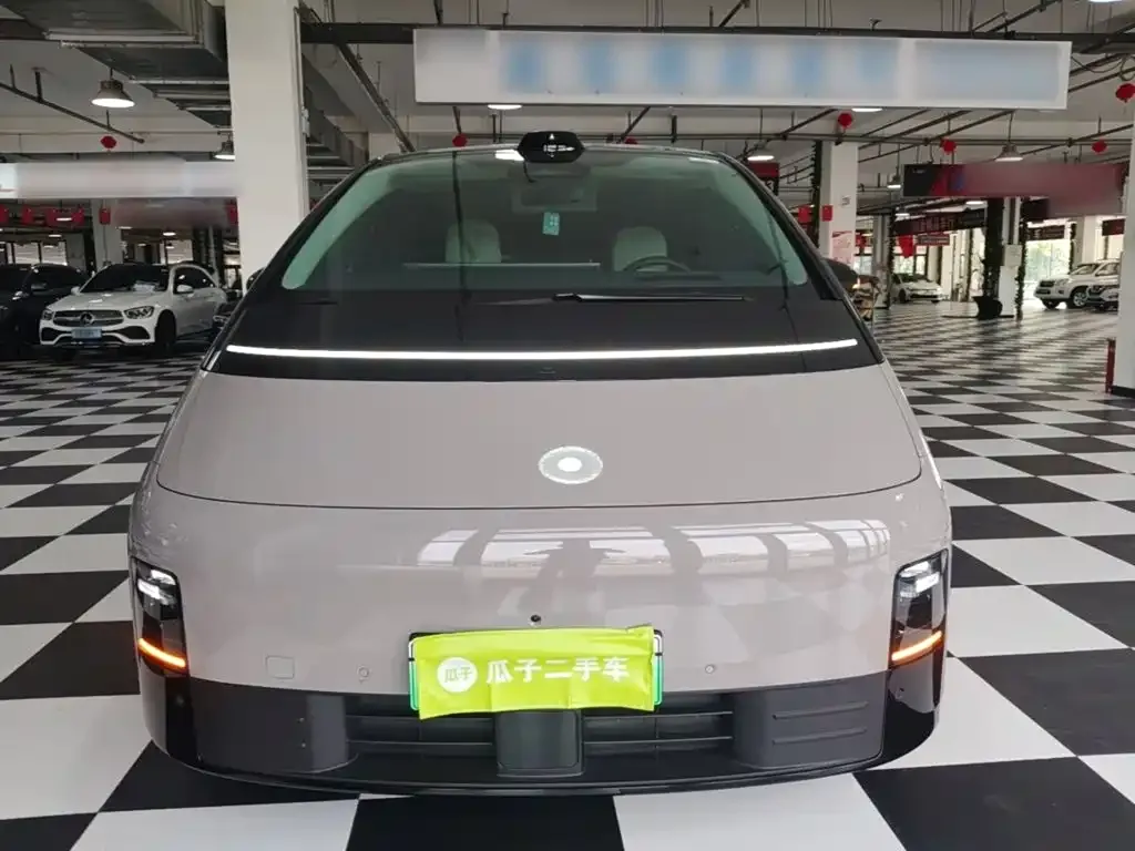 Li Auto MEGA — фото 5