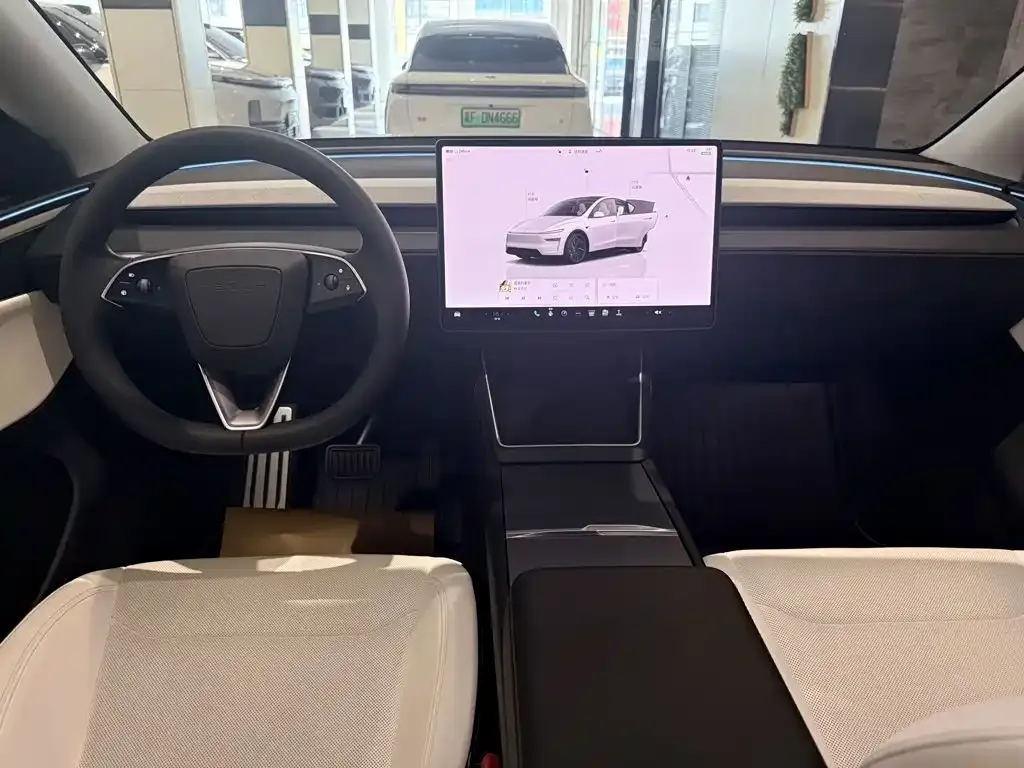 Tesla Model Y — фото 9