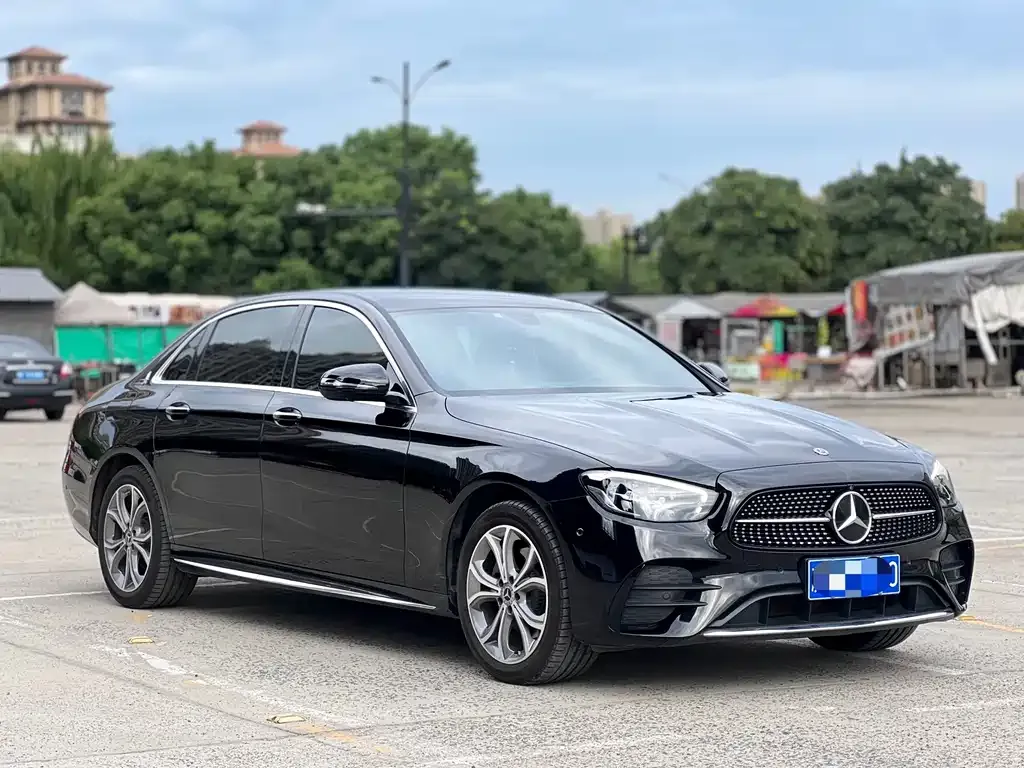 Mercedes-Benz E-Class — фото 4