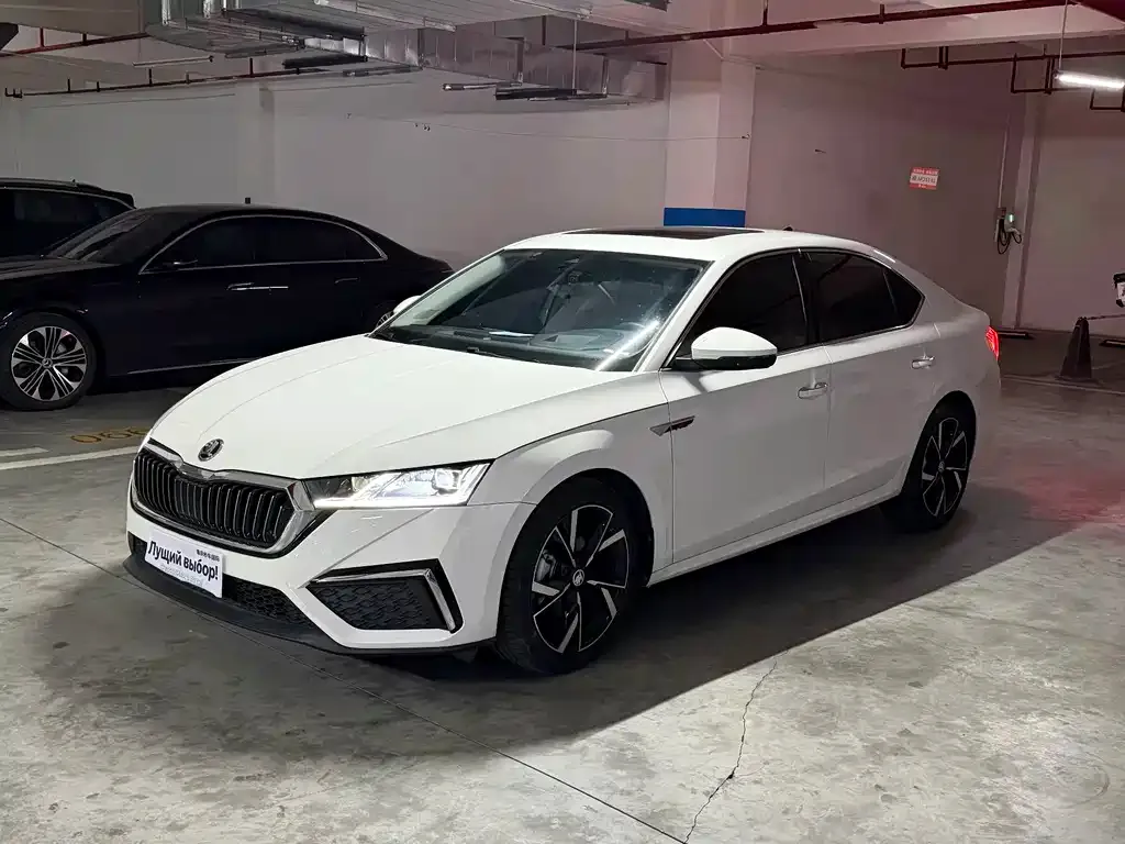 Skoda Octavia — фото 1