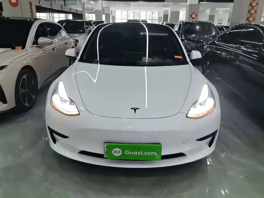 Tesla Model 3 — фото 5