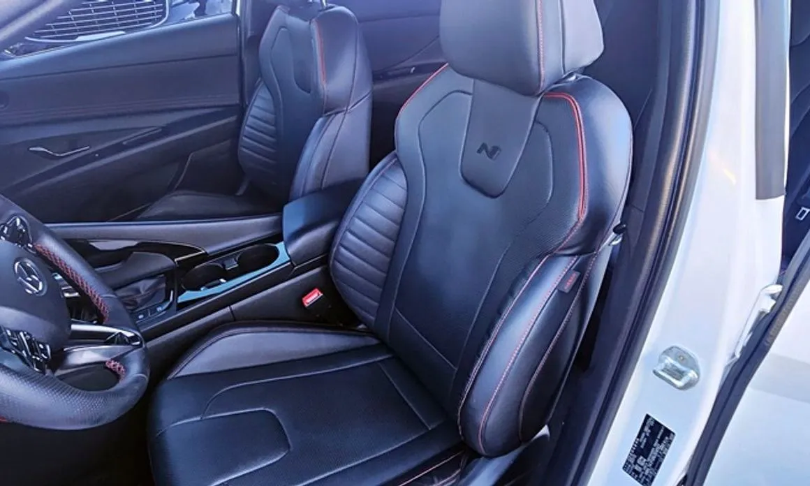 Hyundai AVANTE — фото 3