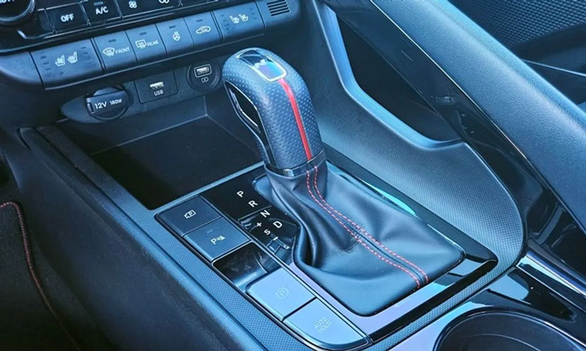 Hyundai AVANTE — фото 8