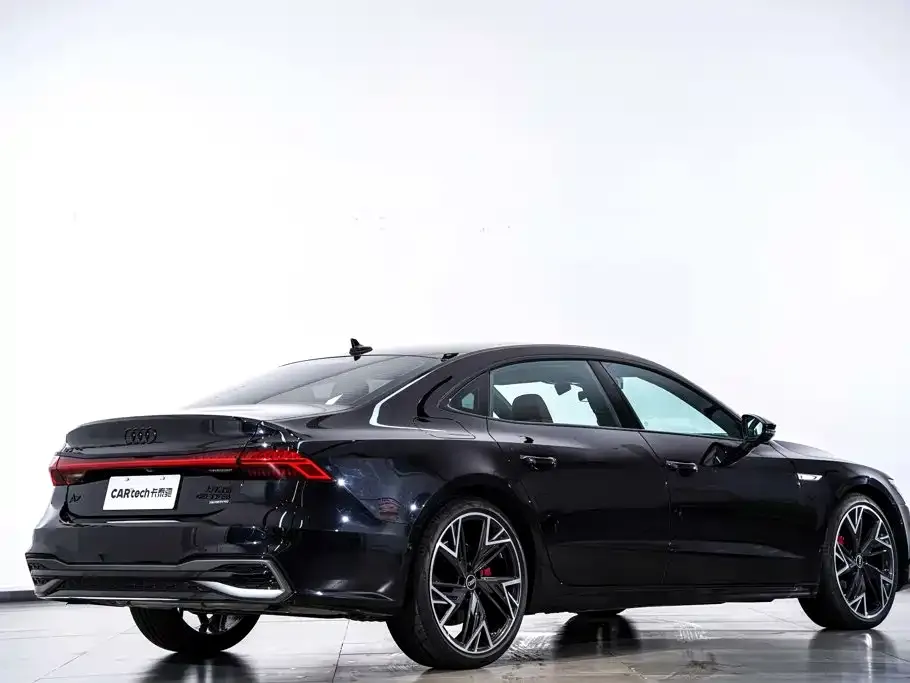 Audi A7L — фото 10