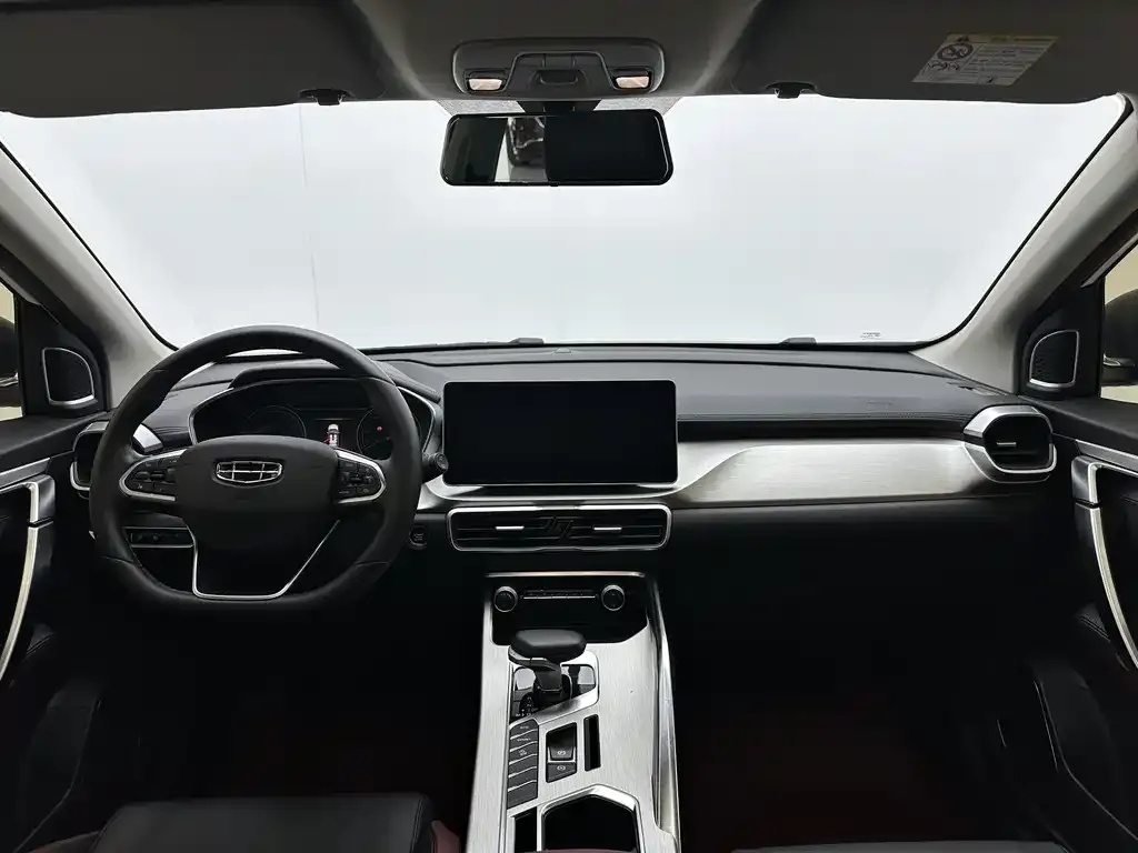 Geely Binyue — фото 10