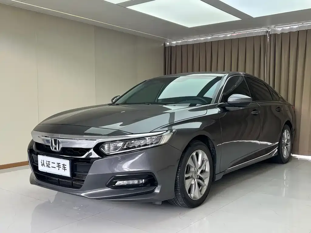 Honda Accord — фото 1