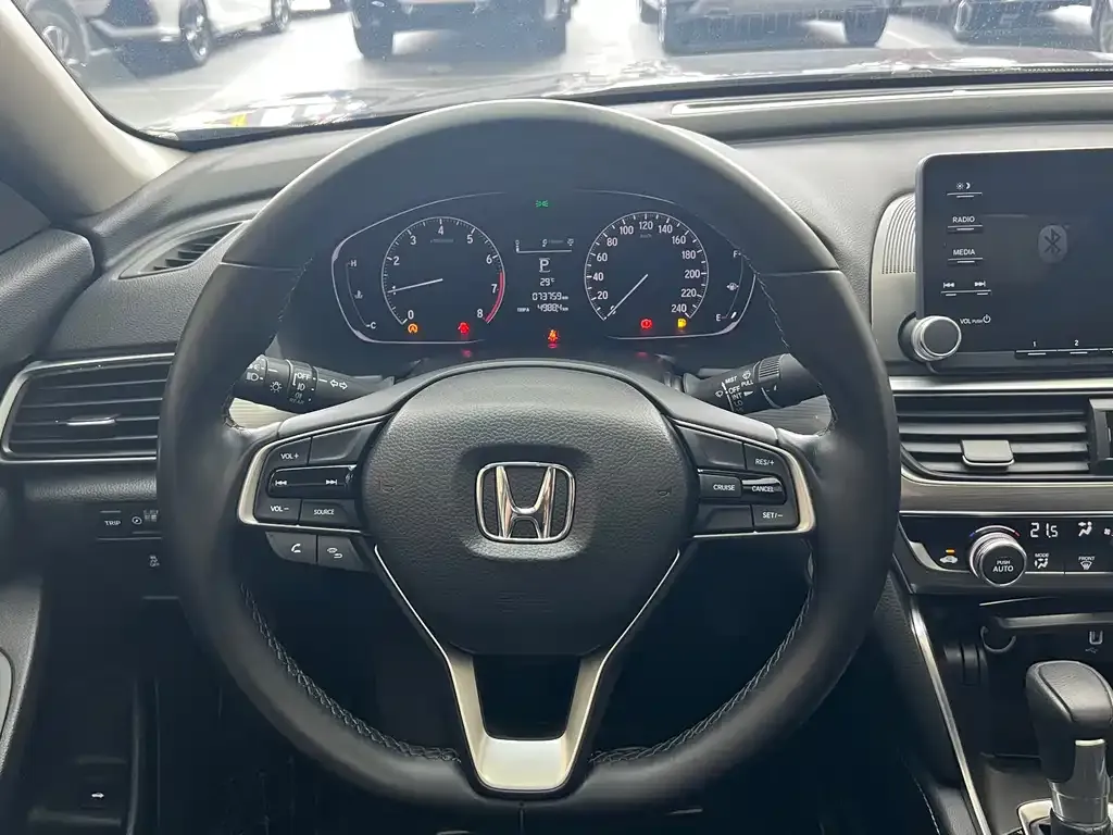 Honda Accord — фото 8