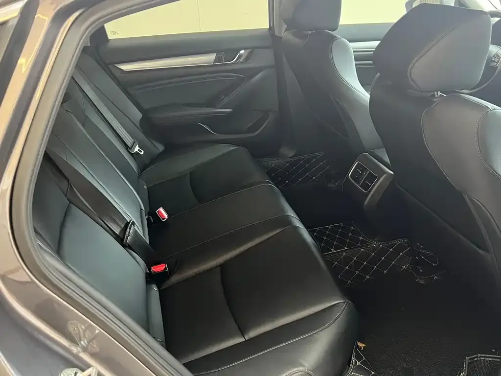 Honda Accord — фото 3