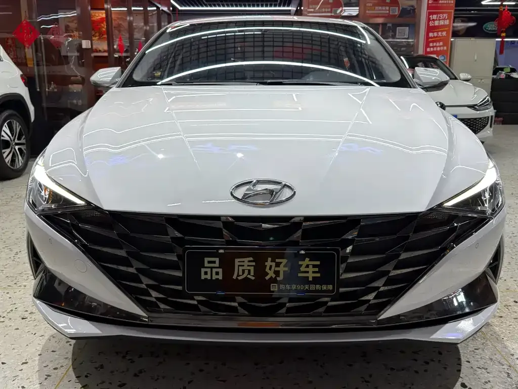 Hyundai Elantra — фото 2
