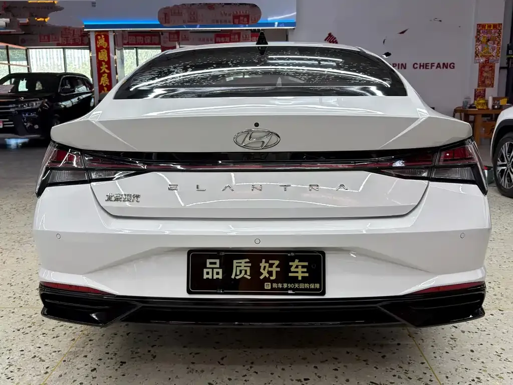 Hyundai Elantra — фото 4