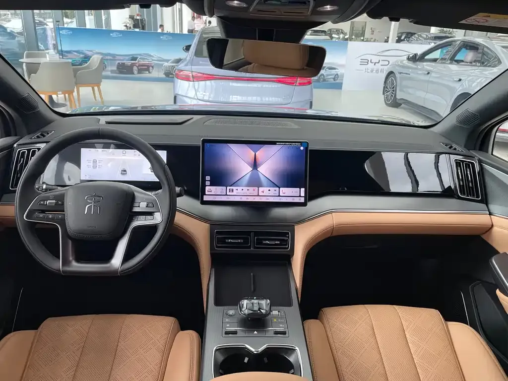 BYD L DM-i — фото 2