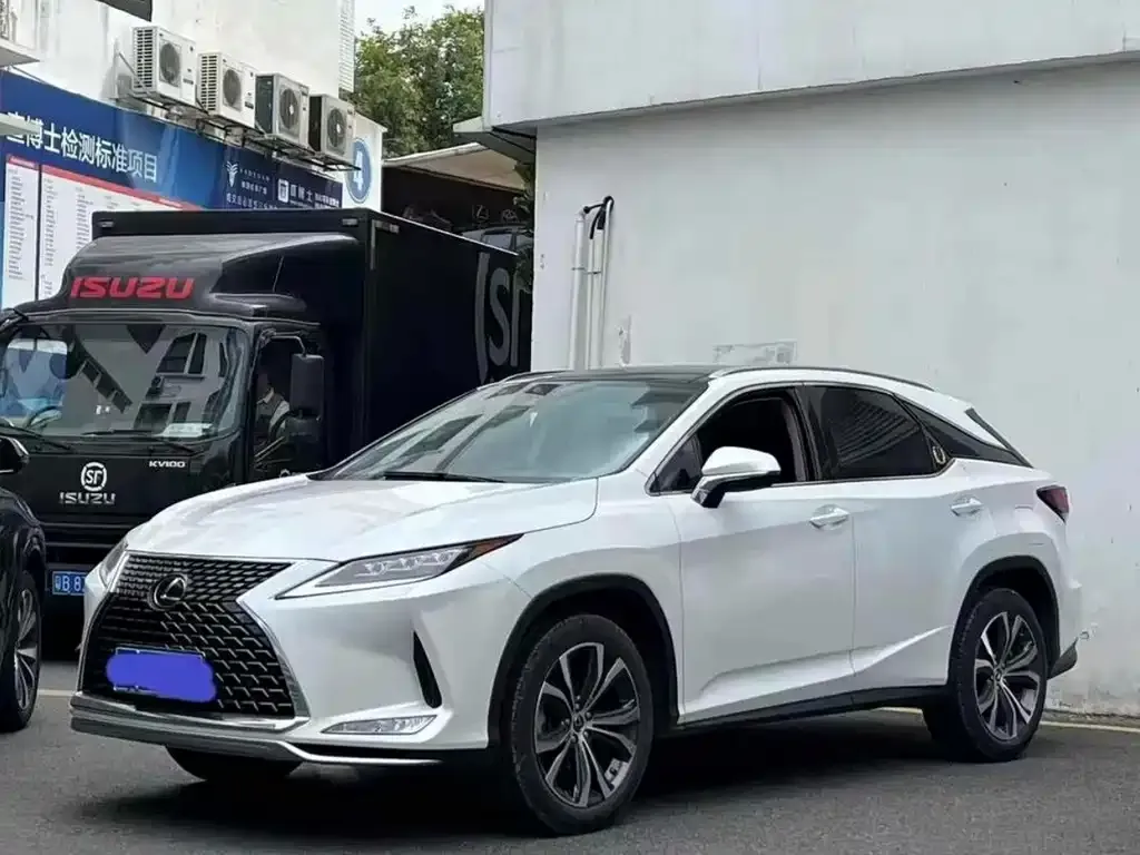 Lexus RX — фото 1