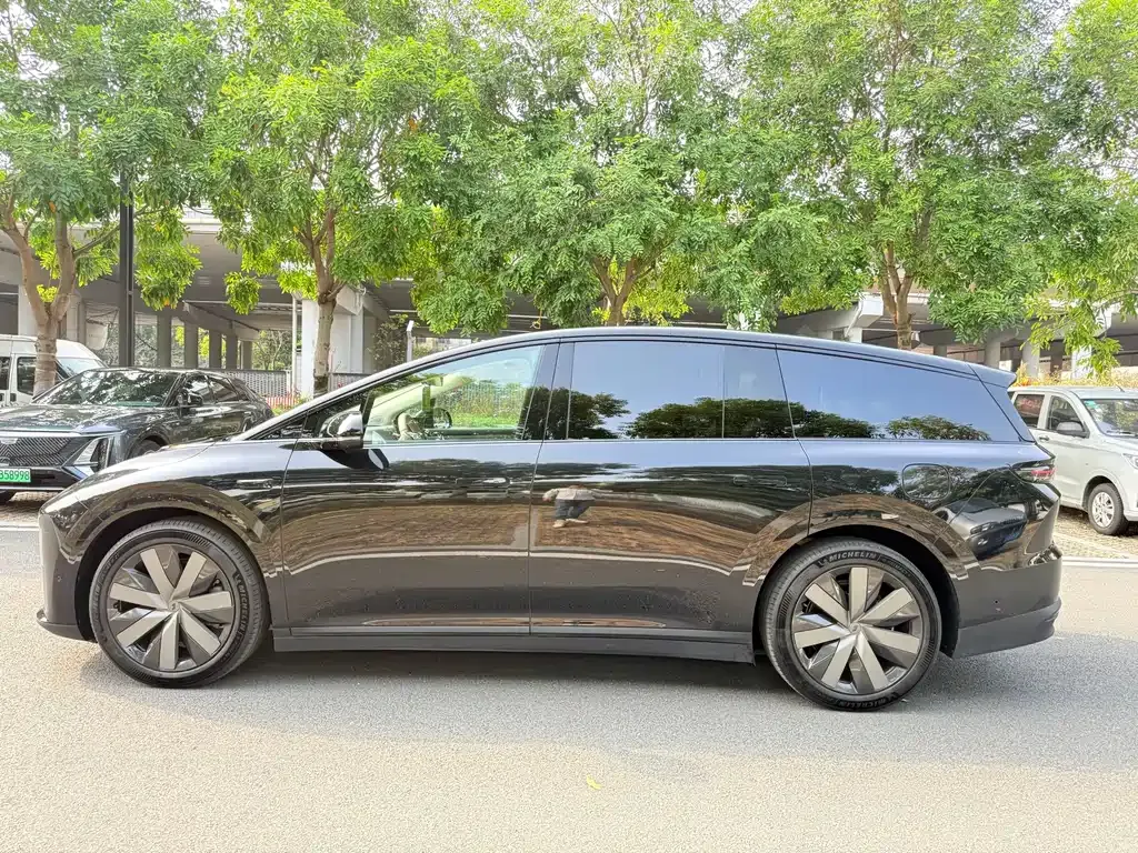 Li Auto Li i8 — фото 8
