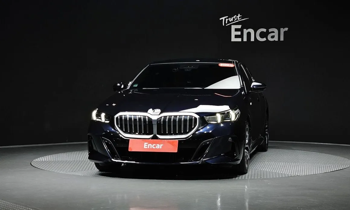 BMW 5-Series — фото 10