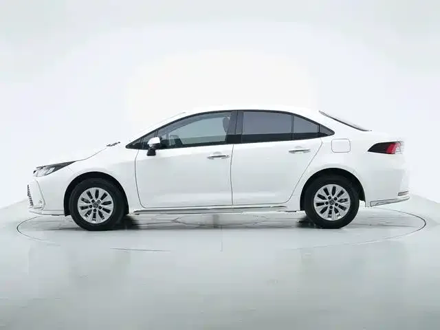 Toyota Corolla — фото 2