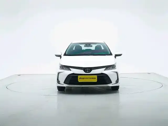 Toyota Corolla — фото 4