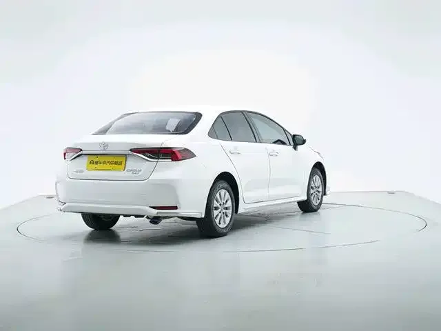 Toyota Corolla — фото 5