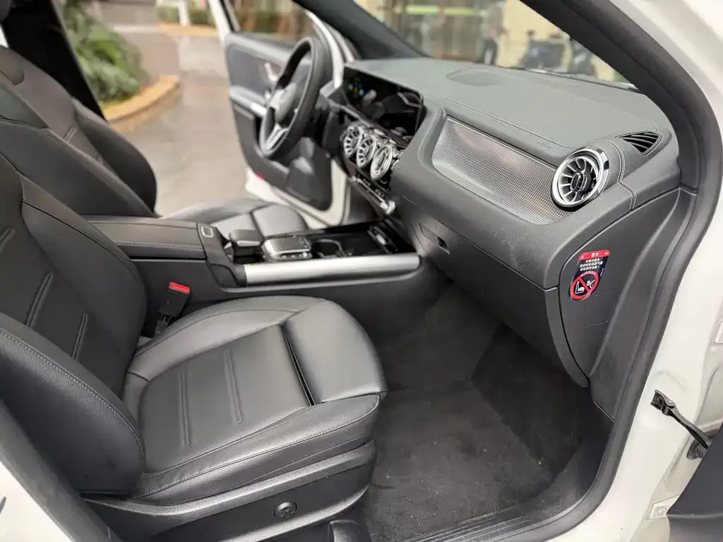 Mercedes-Benz GLA — фото 10