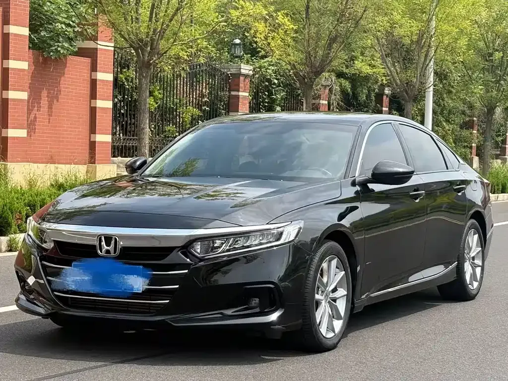 Honda Accord — фото 1