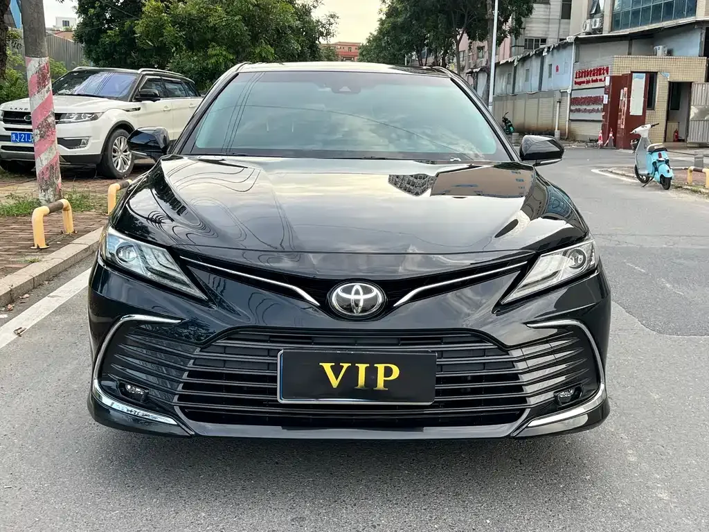 Toyota Camry — фото 10