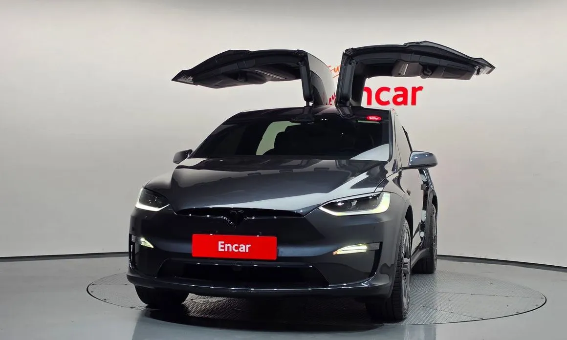 Tesla Model X — фото 2