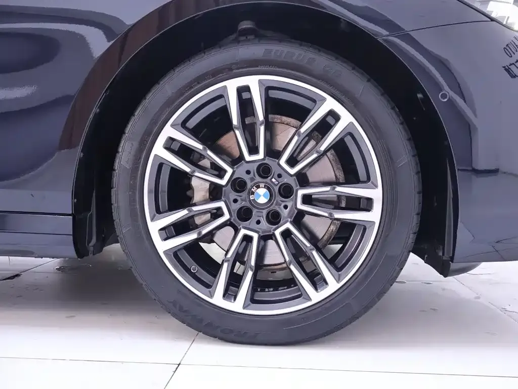 BMW 5 Series — фото 10