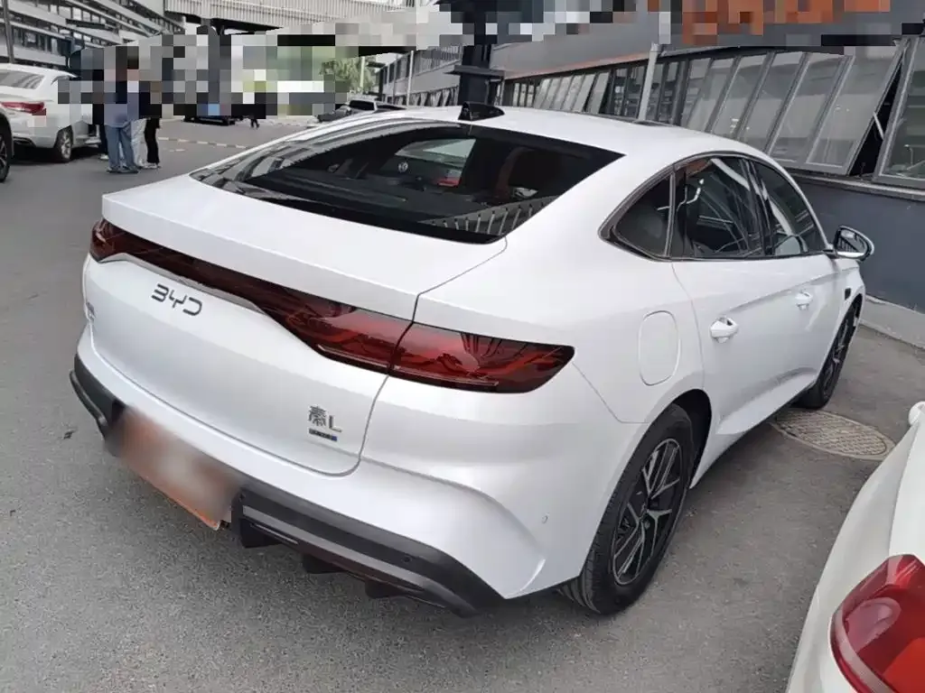 BYD Qin L — фото 10