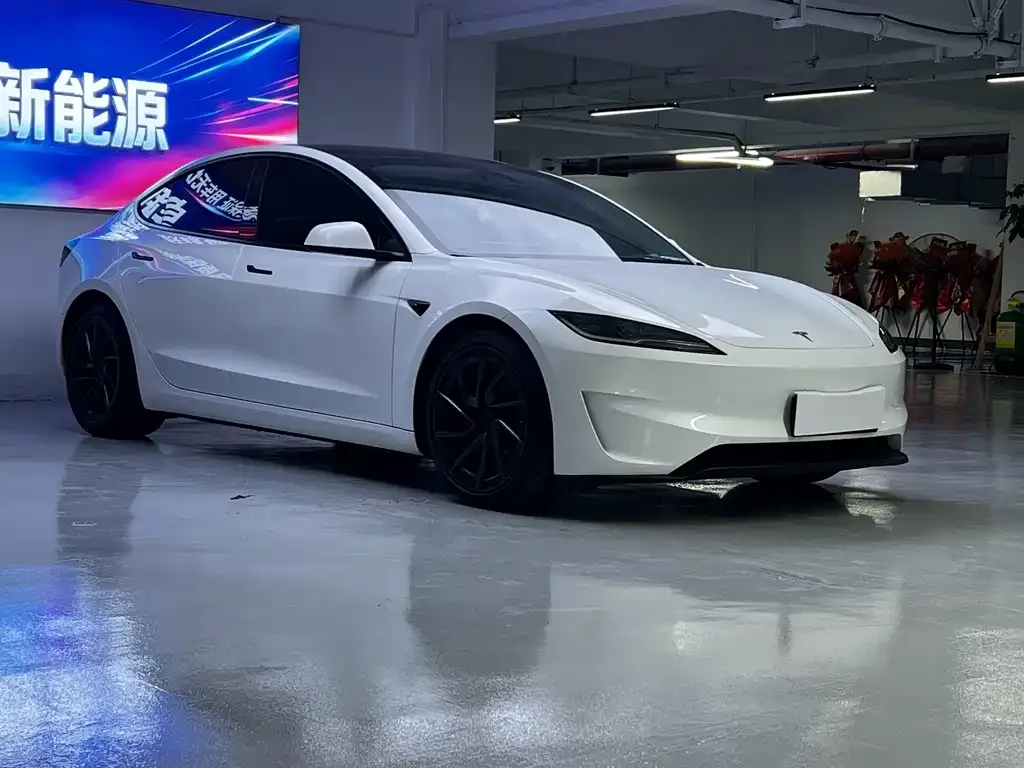 Tesla Model 3 — фото 5