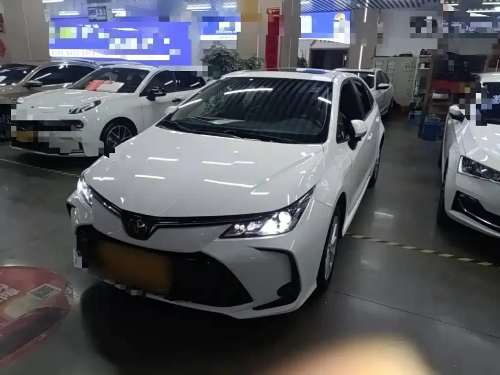 Toyota Corolla — фото 1