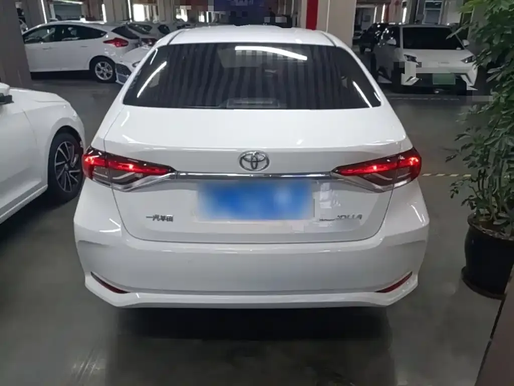 Toyota Corolla — фото 2