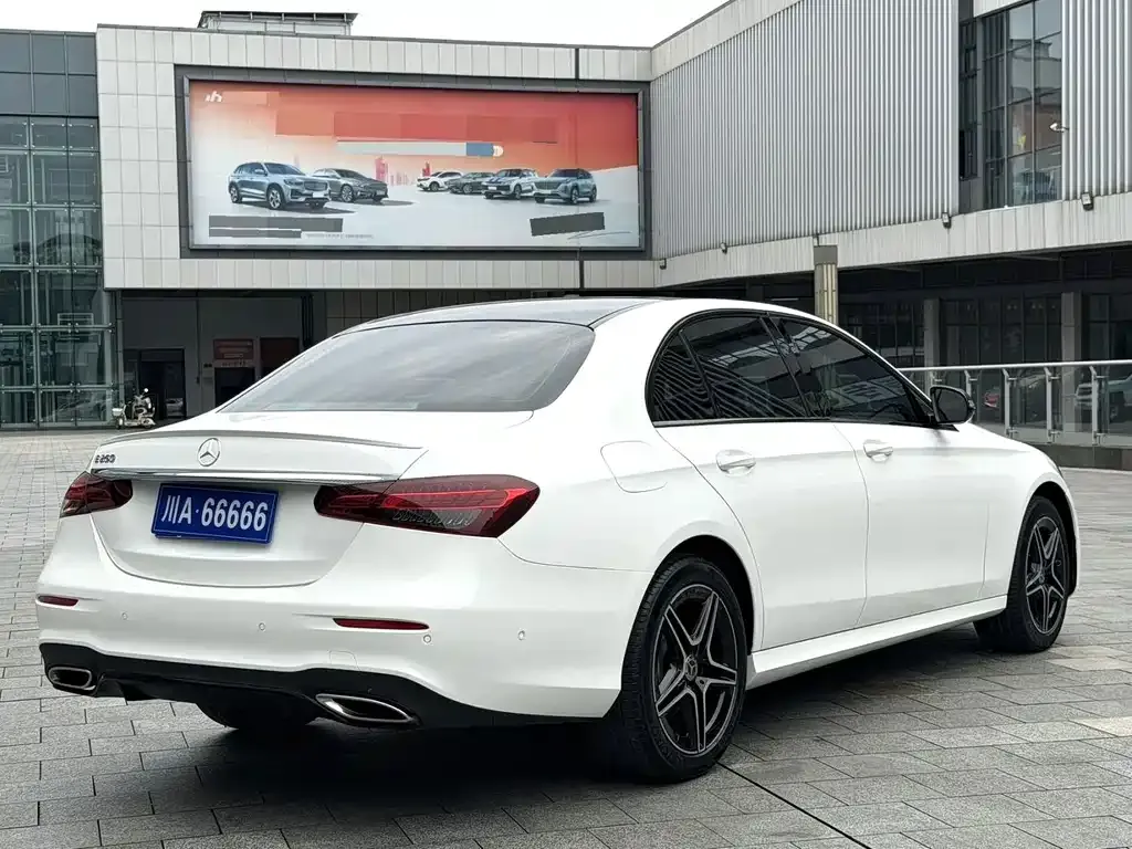 Mercedes-Benz E-Class (Import) — фото 7