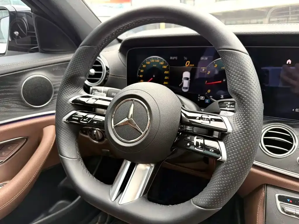 Mercedes-Benz E-Class (Import) — фото 9