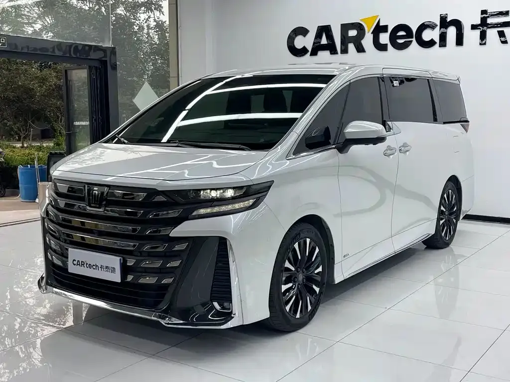 Toyota Vellfire — фото 1