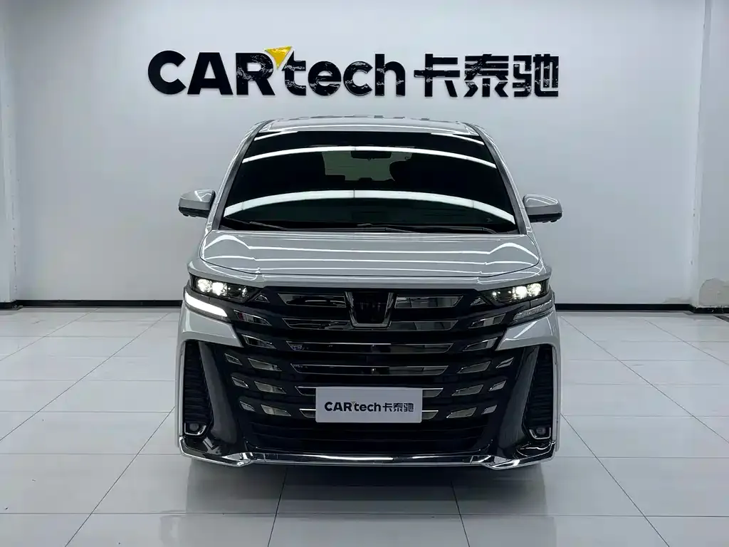 Toyota Vellfire — фото 3