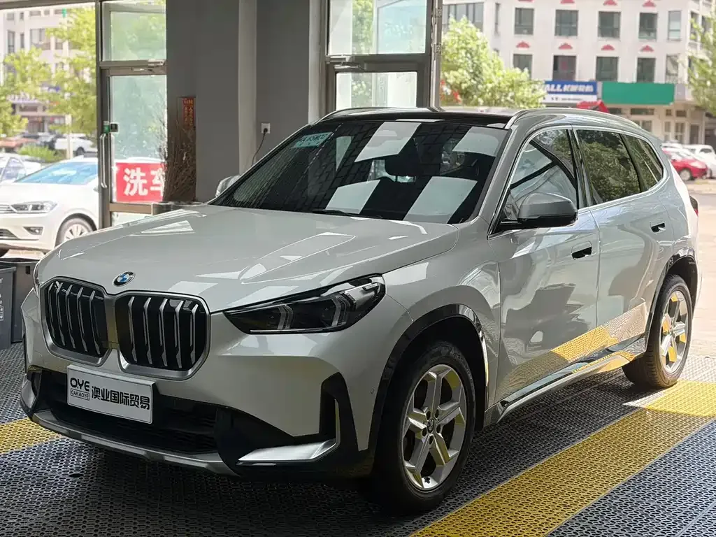 BMW X1 — фото 1