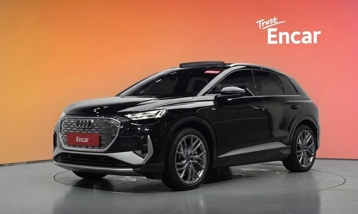Audi Q4 e-tron — фото 1