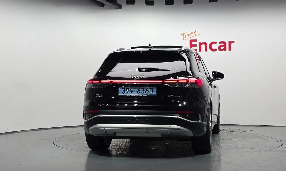 Audi Q4 e-tron — фото 10