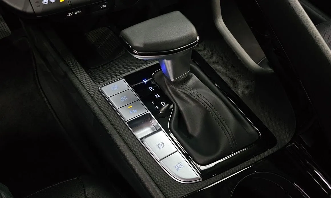 Hyundai AVANTE — фото 3
