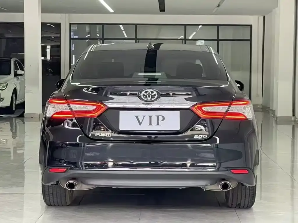 Toyota Camry — фото 8