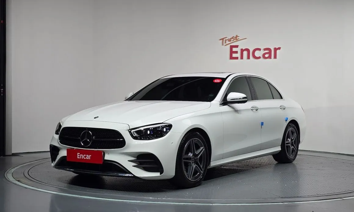 Mercedes-Benz E-Class — фото 1