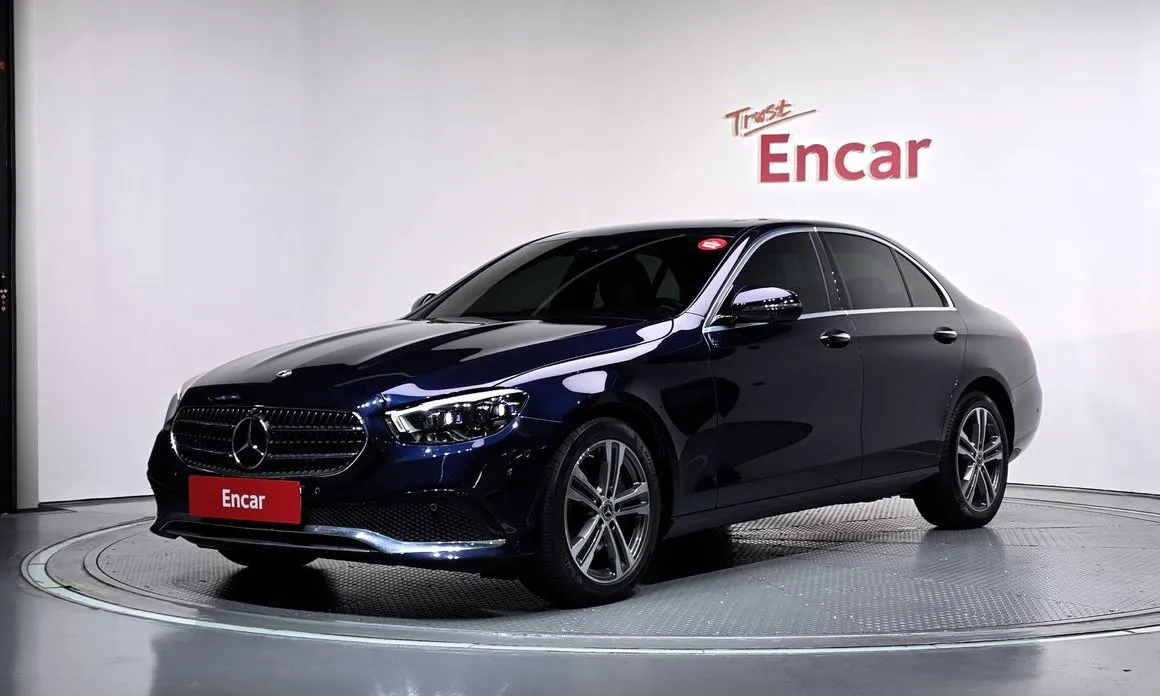 Mercedes-Benz E-Class — фото 1