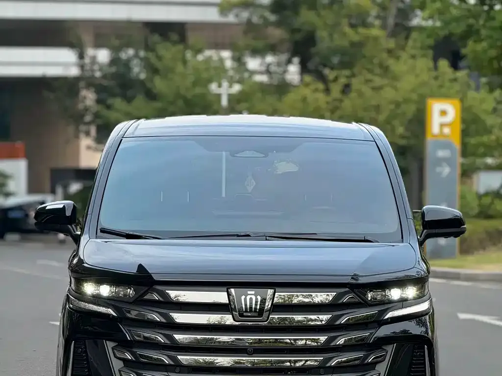 Toyota Vellfire — фото 3